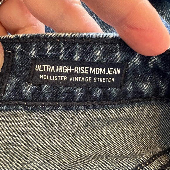 Hollister Dark Wash Acid Wash Y2K 90s Look Ultra High Rise Mom Jeans Size 28x27 - Picture 4 of 4